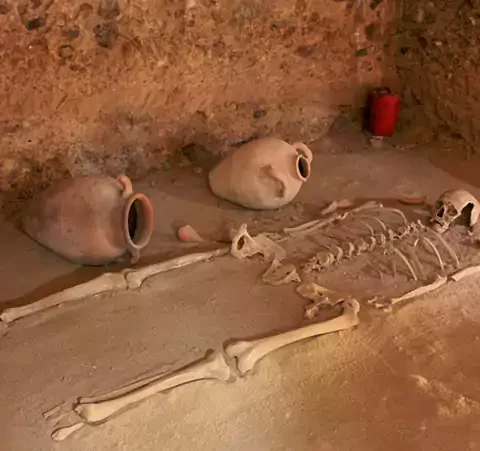 amisos-tepesi-ve-kral-mezarlari