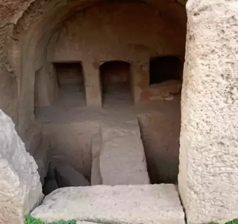 asarkale-ve-kaya-mezarlari