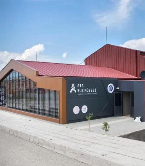 ata buz muzesi
