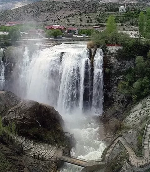 tortum gölü şelalesi uzundere